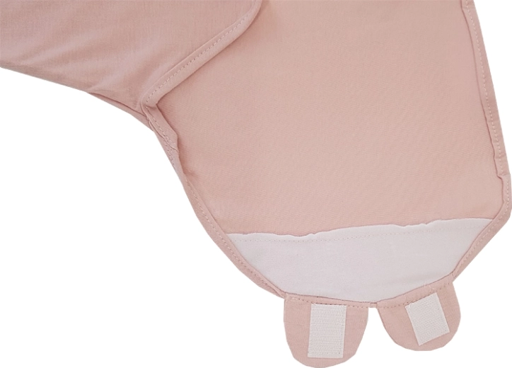 Easy and secure Velcro swaddling