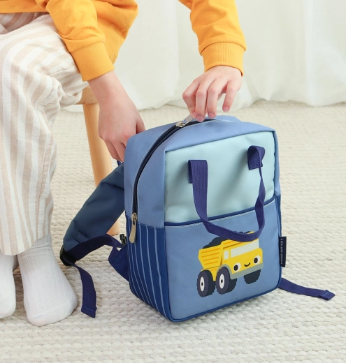 Practical pockets for preschool essentials