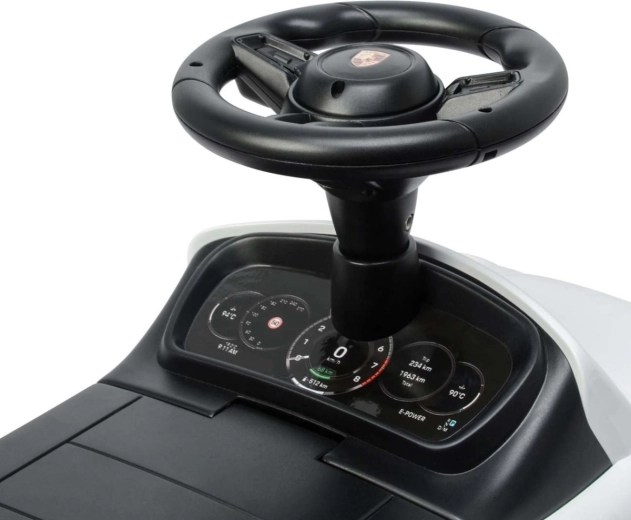 Realistic Porsche look and fun steering wheel