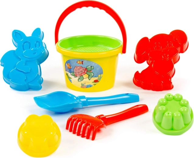 Outdoor play at the beach, in the sandpit and in the garden