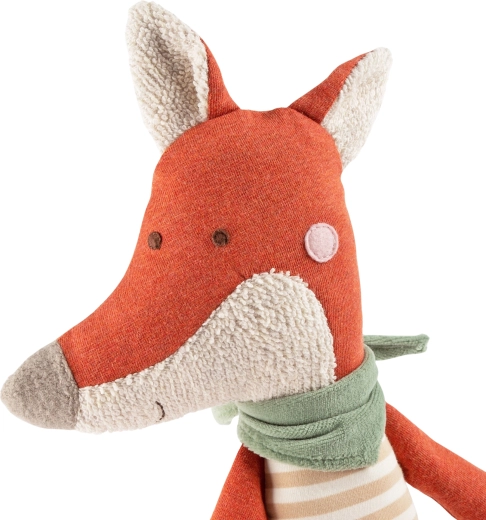 Safe details and a firmly sewn-on scarf