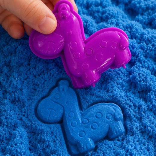 Animal molds for creative play