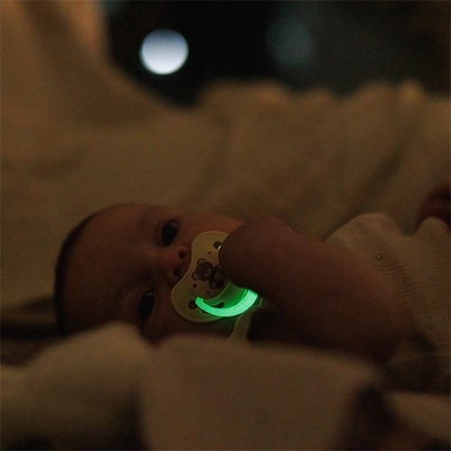 Nighttime calm with glow handle