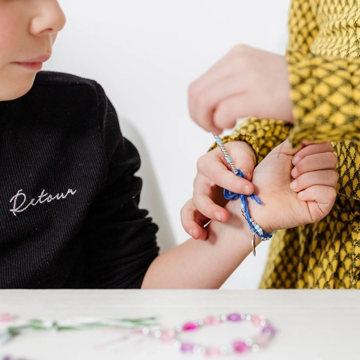 Easy threading and braiding
