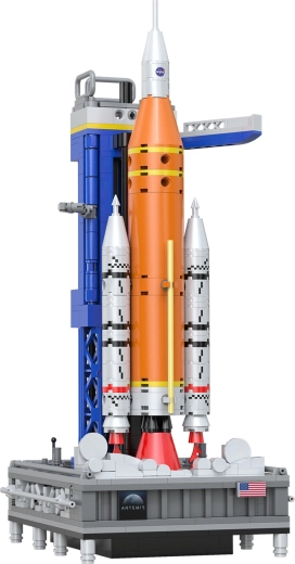 Realistlik NASA Artemis SLS raketi mudel