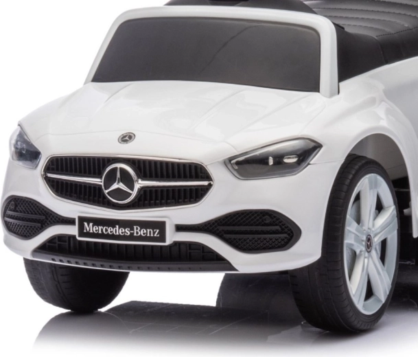 Realistlikud detailid MERCEDES-e stiilis