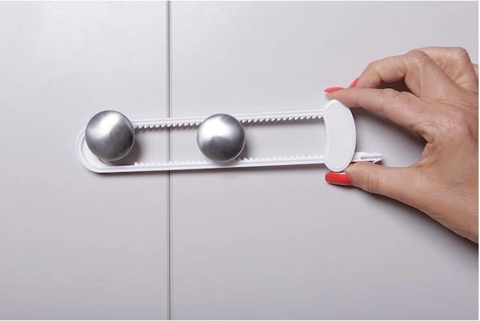 Easy, fast, tool-free securing