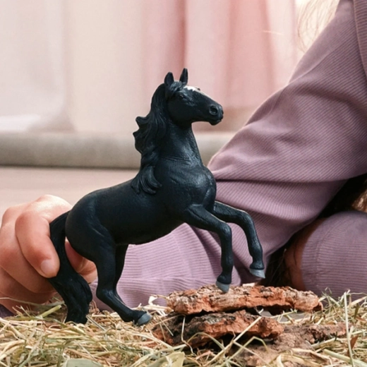 Great for dioramas and play sets