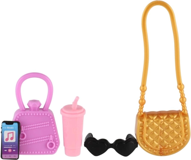 Plenty of fashion accessories for creative play