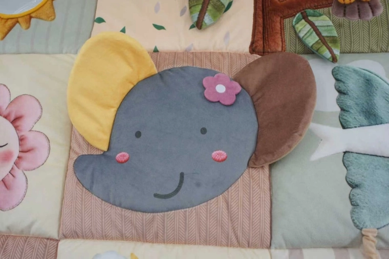 Large, soft and comfortable play surface