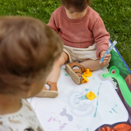 Drawing with clean water