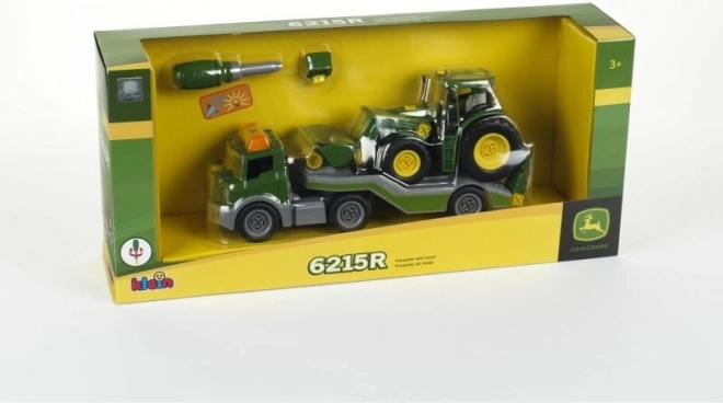 JOHN DEERE’i kokkupandav traktor pukseerhaagisel