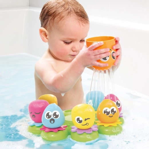 Water play: squirting and diving