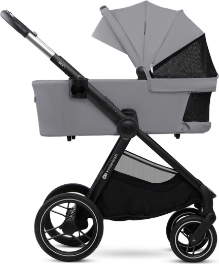 Grows with your child: carrycot from birth and seat unit up to 22 kg