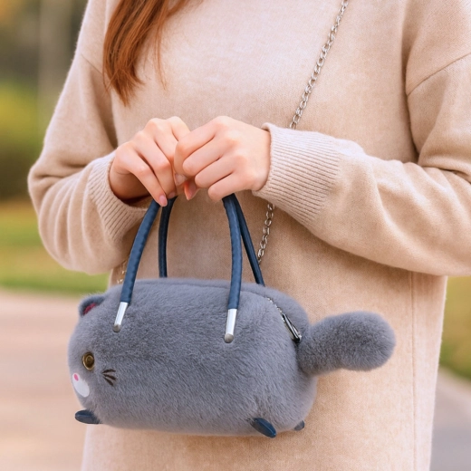 Kaks sanga ja eemaldatav metallkett