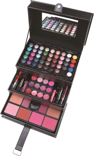 Kõik vajalik, sh peegel ja pintslid