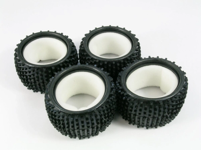 Pneumaatilised rehvid 1:18 X18CRT jaoks (4 tk)