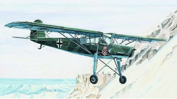 Fieseler FI-156 Storchi mudel, 13,8 × 19,6 cm, karbis 25 × 14,5 × 4,5 cm