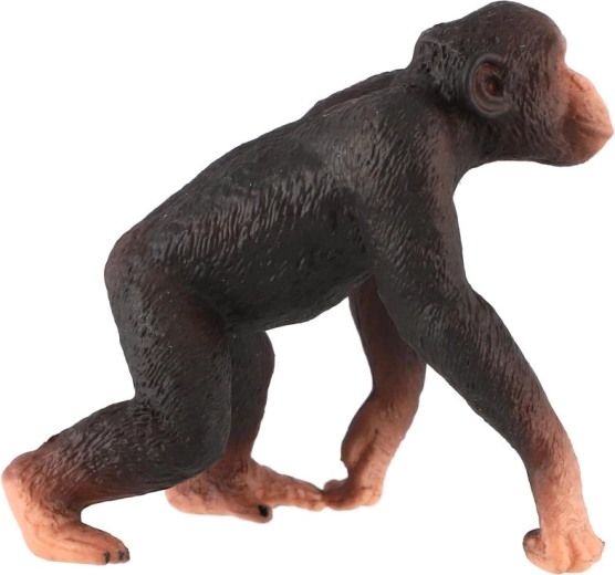 Realistic chimpanzee workmanship