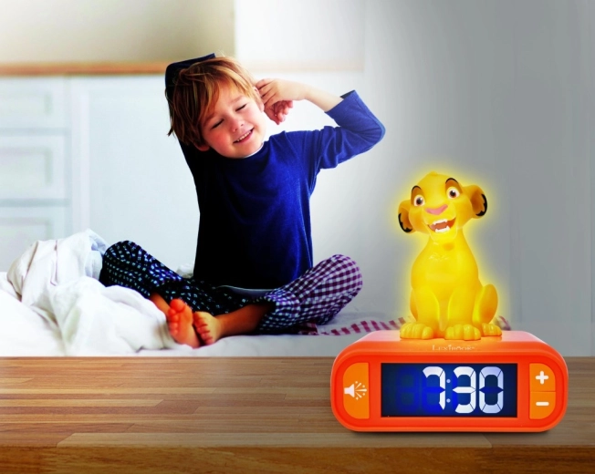 Simba helendav figuur öövalgustina