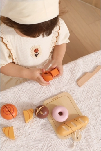 For little bakers and chefs
