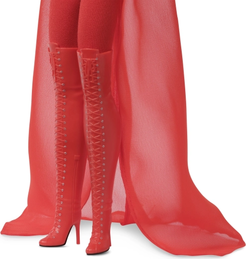 Üle põlve saapad paeltega