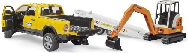 Maastikupikap RAM avatavate ustega