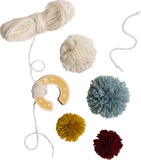 All in one – yarn and tool for making