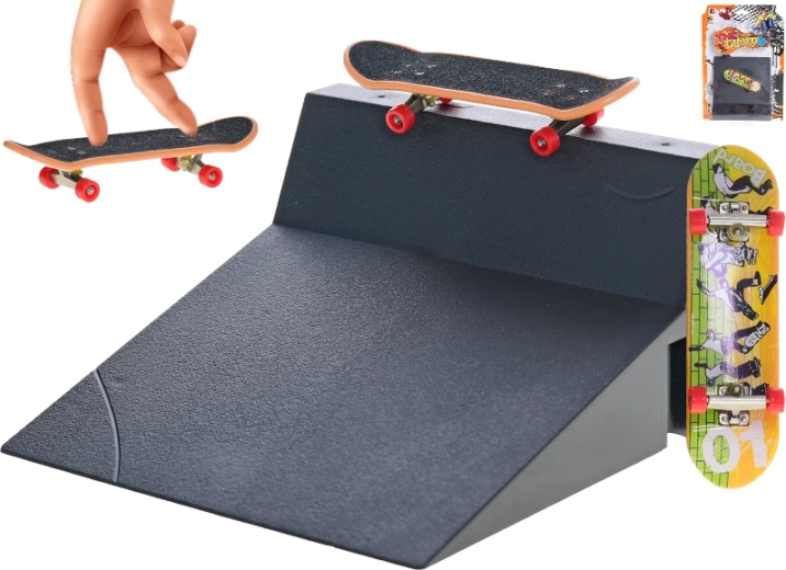 Mini metal skateboard with ramp 9.5 cm