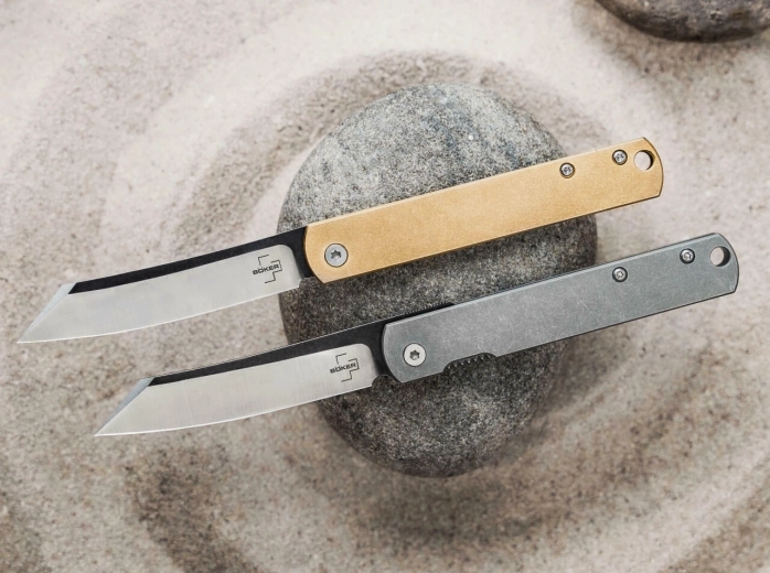 440C stainless steel blade with flat grind
