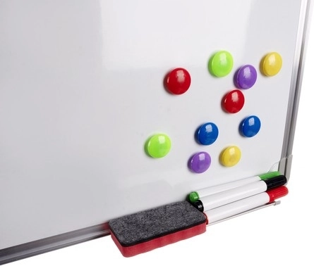 Magnetic surface for notes and papers