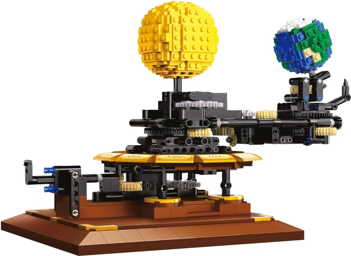 865 pieces for young and adult explorers