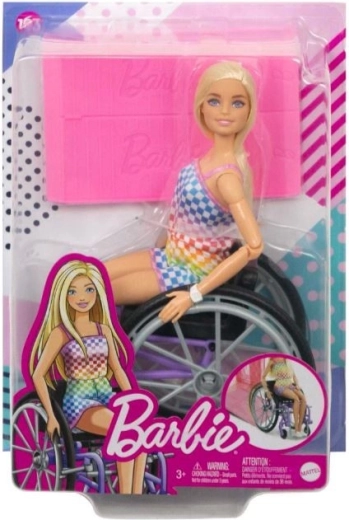 Barbie Fashionistas ratastoolis nukk ruudulises outfit’is