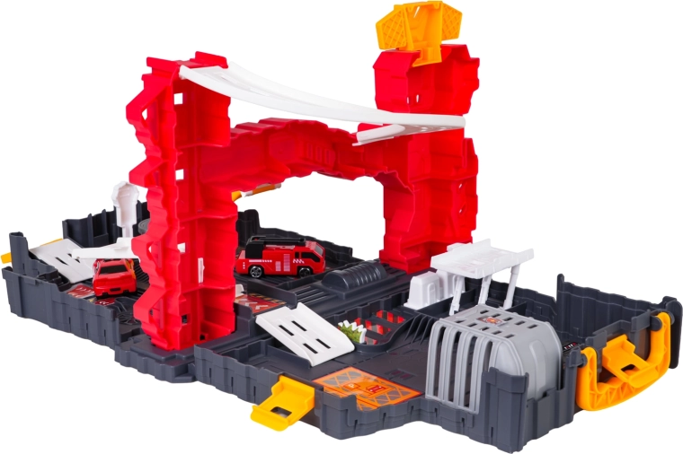 Multi-level play with an elevator and ramps