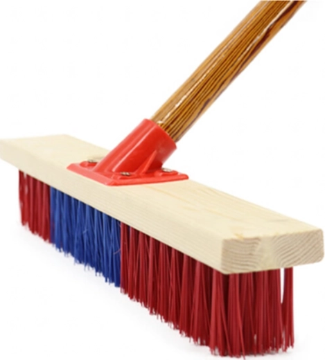 Wide 60 cm sweep for quick cleaning