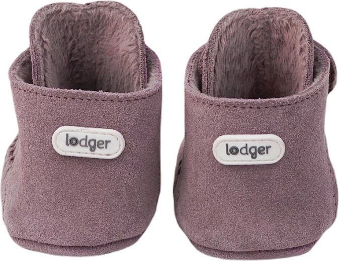 Soft natural leather and warm lining