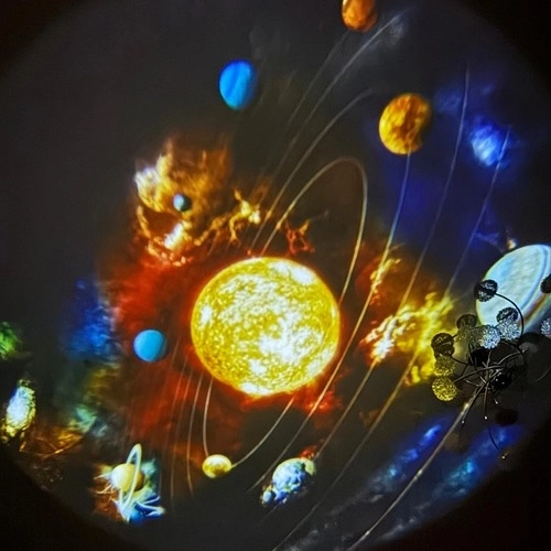 Realistlik kosmose ja Päikesesüsteemi projektsioon