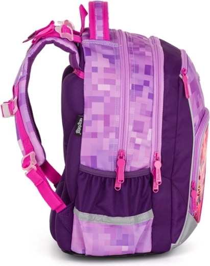 Smart internal organization and durable bottom