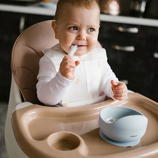 Encourages self-feeding