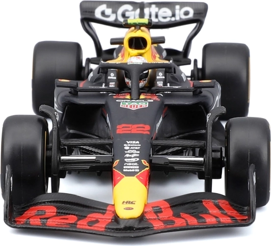 Autentsed detailid RB21 (2025) autol ja sõitjal