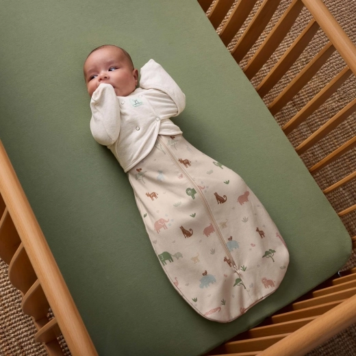 Two-way zipper for quick diaper changes without unnecessary waking