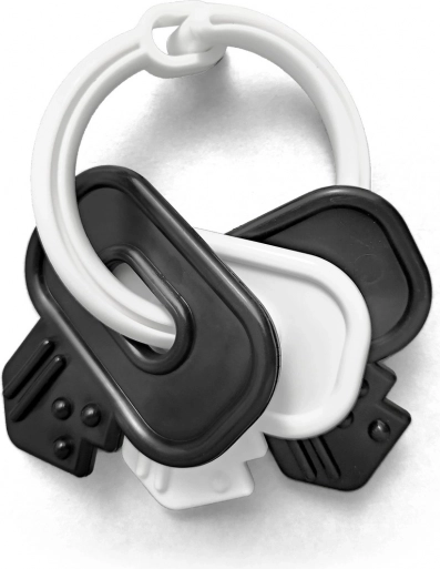 Black-and-white rattling keys for babies