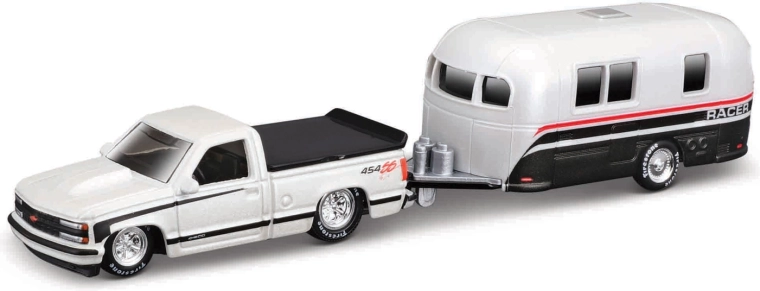 Maisto Design Tow & Go Chevrolet 454 SS pick-up with camper trailer 1:64