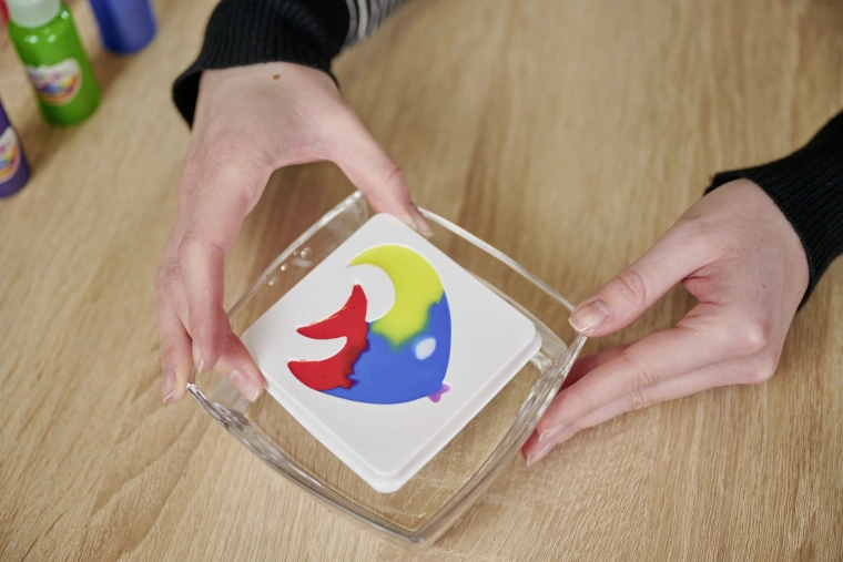 Lamedast motiivist 3D-figuur