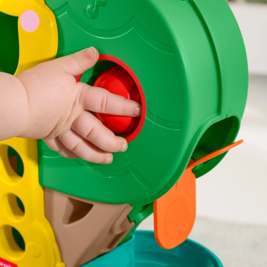 Large buttons and elements for small hands