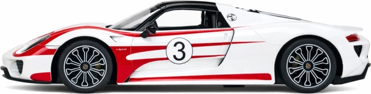Realistic details of the Porsche 918 Spyder Weissach