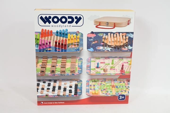 Woodyland suitcase with a set of board games