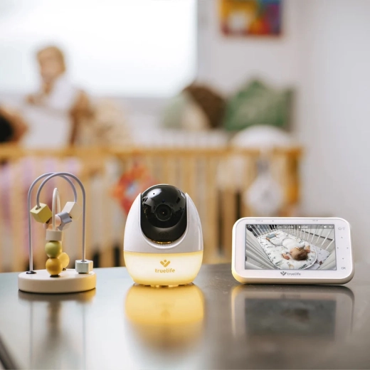 360° overview with rotating HD camera