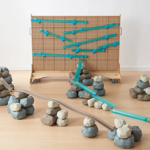 Mounting on a STEM wall for a vertical marble run