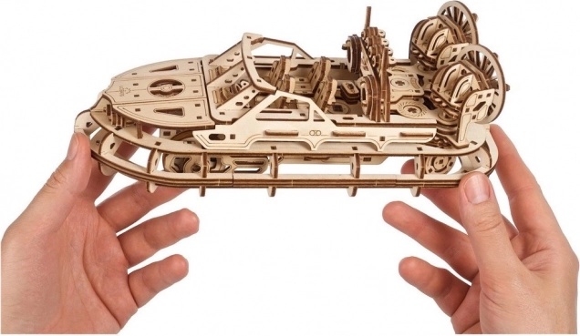 Detailne 3D puidust pusle kesktasemele
